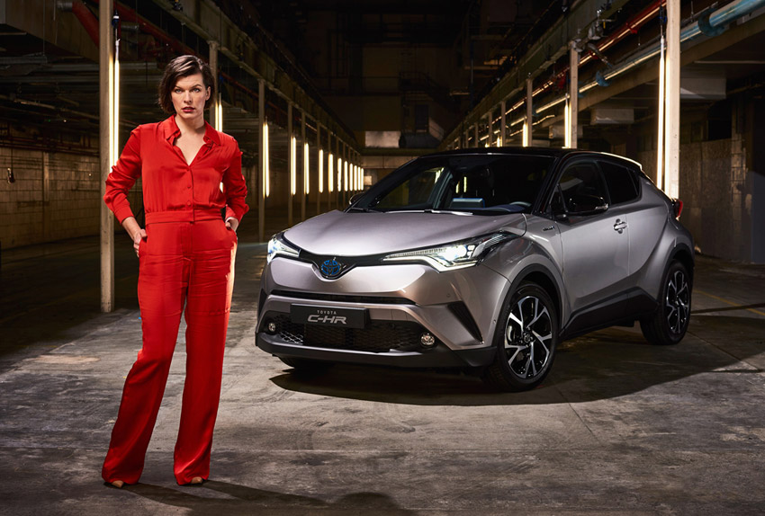 Toyota-C-HR-ve-Milla-Jovovich-05 Toyota-C-HR-ve-Milla-Jovovich-05